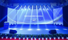 操纵别取手势交互手艺降低进修门槛